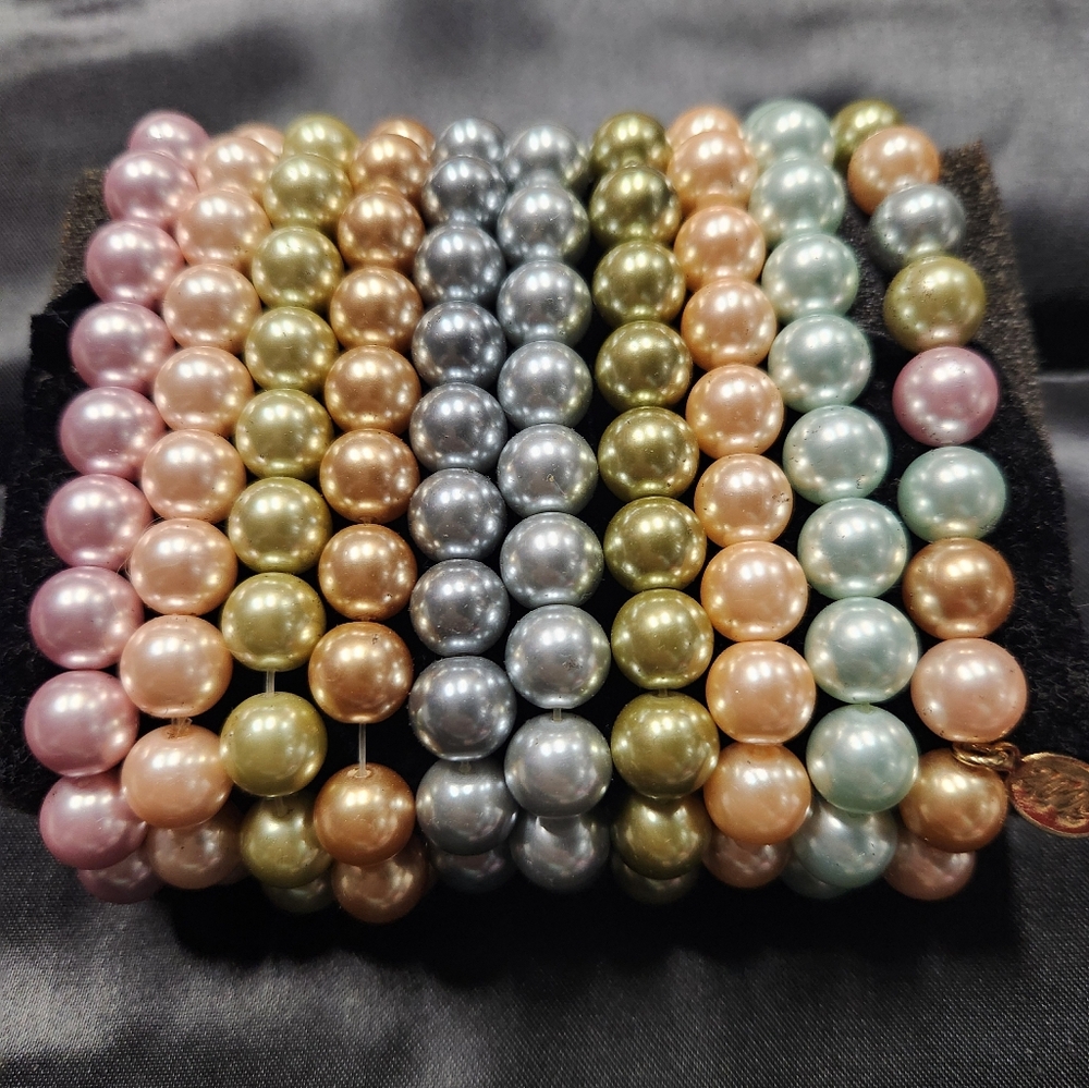 Nice Kenneth Jay Lane 2009 Faux Pearl Stretch Bracelets Set of 10 Signed IOB